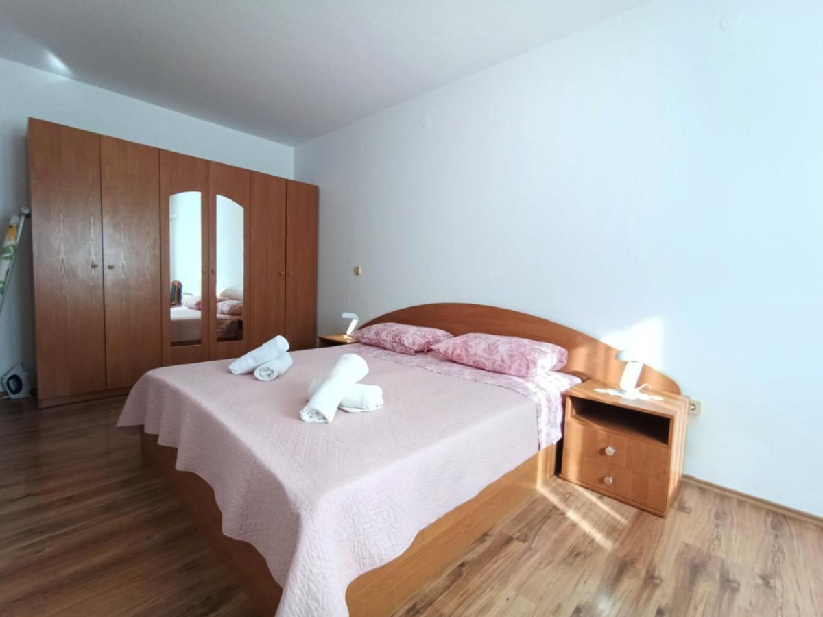 Apartments Jelovac Poreč Exteriör bild
