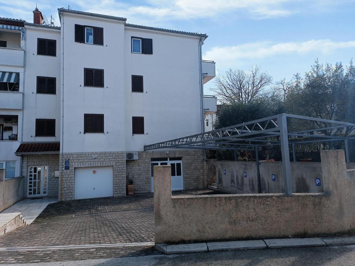 Apartments Jelovac Poreč Exteriör bild